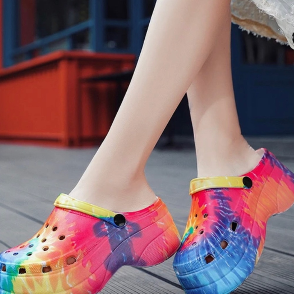 ✨🌈Retro Slope Heels 👠 ✨.  size 9-9/12